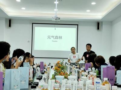 探秘元?dú)馍殖莨S 一瓶“零糖”飲料的智慧誕生記